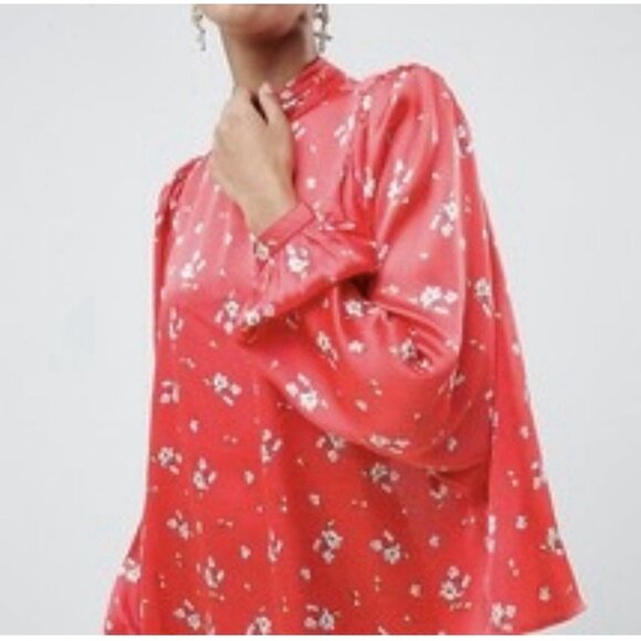 ASOS Tops - asos Women’s Top Size 2 Red Floral Blouse Long Sleeve Open Back Christmas